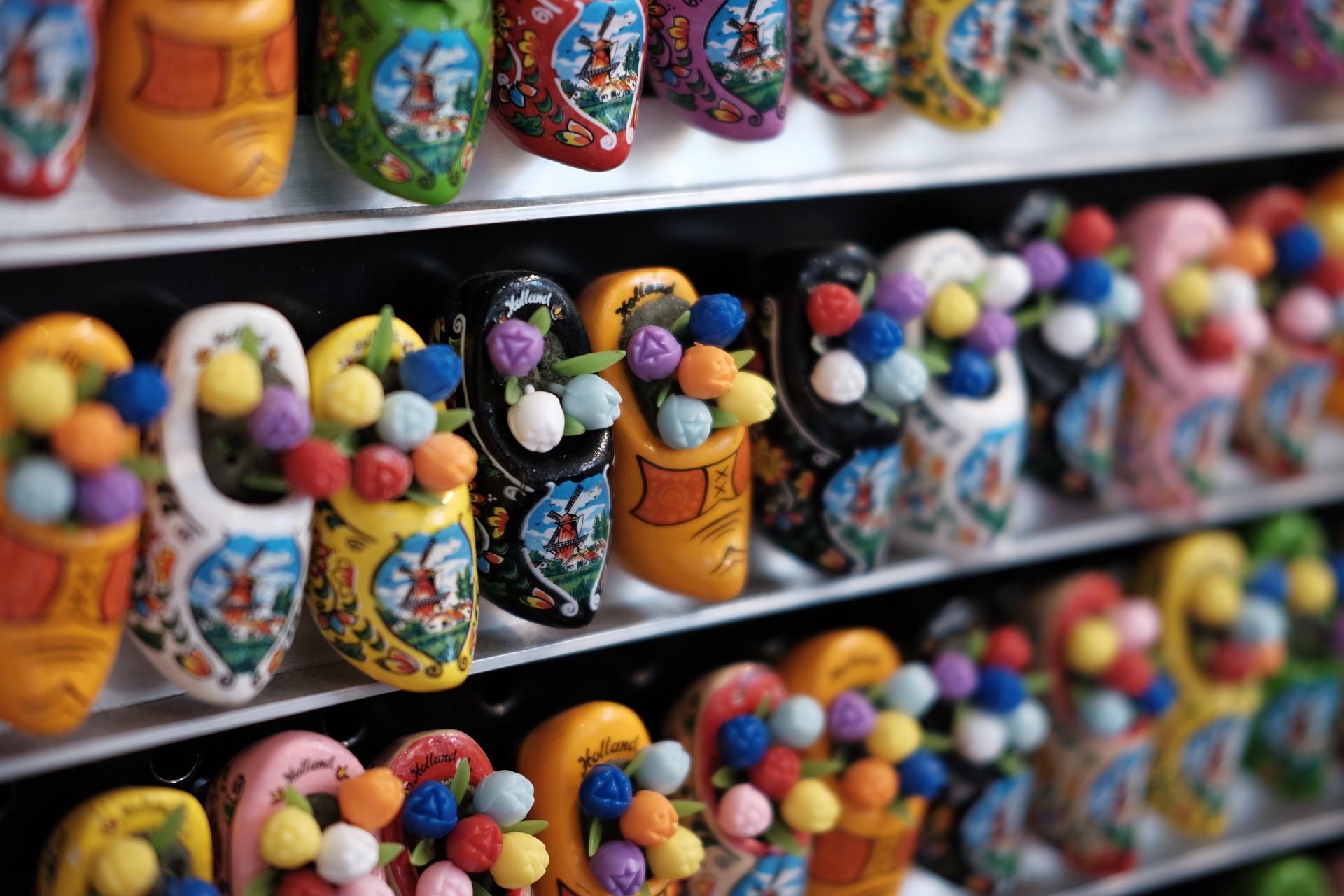 Кломпы самые популярные сувениры из Амстердама